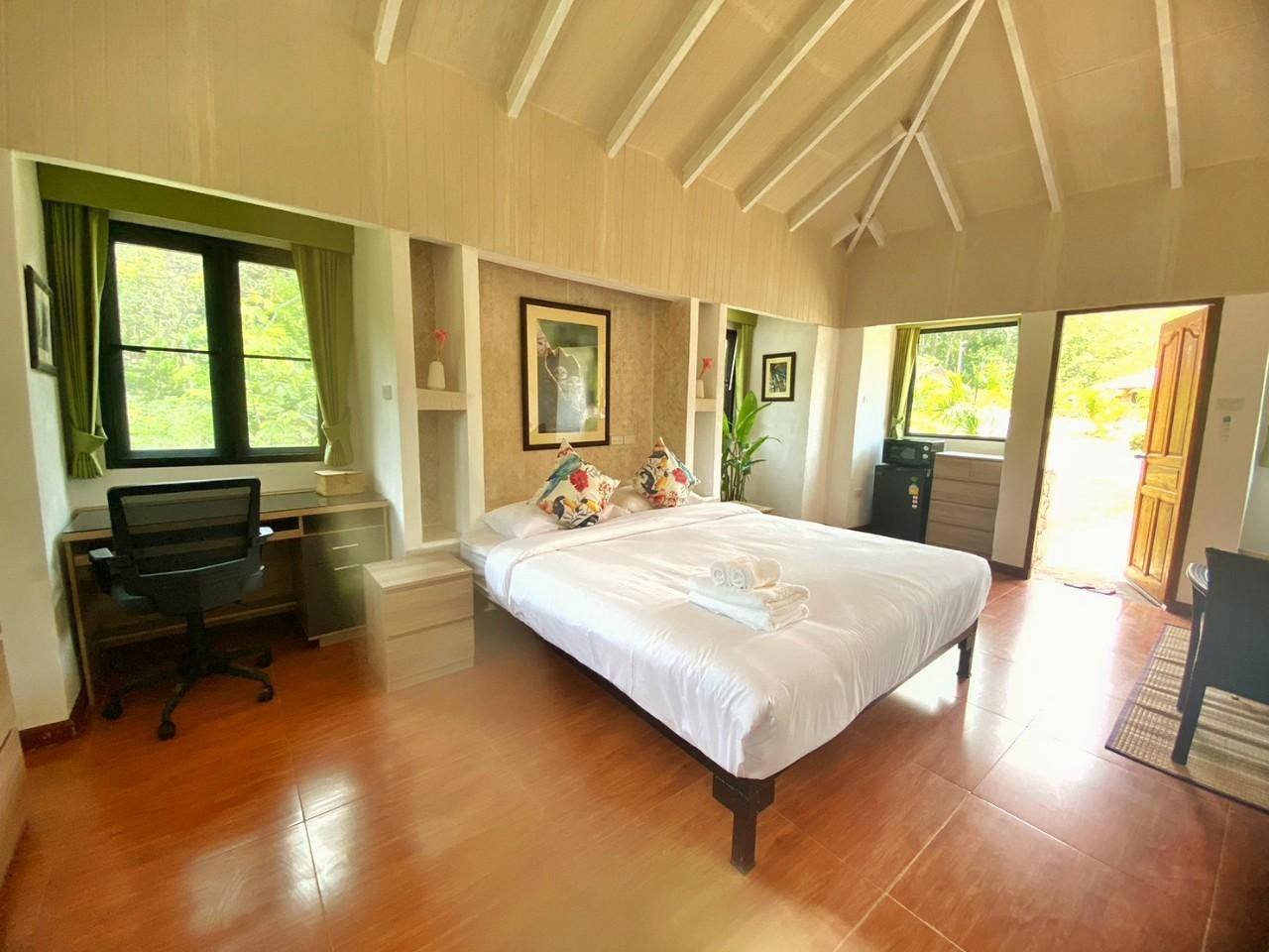 Photo <label>Gallery</label>